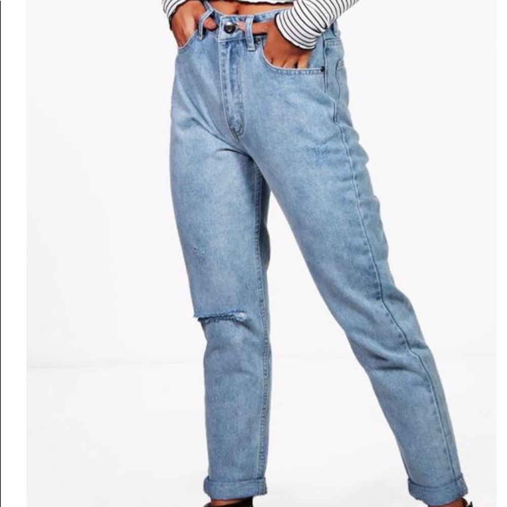 NWT Boohoo Light High Waist Mom Jeans US 6